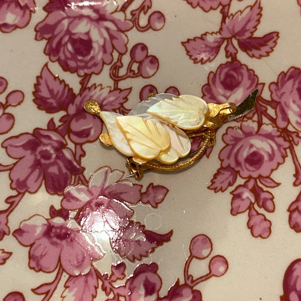 Elegant Gold and Cream Leaf Brooch